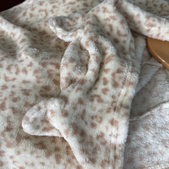 Girl's Cat & Jack Plush Pajamas Animal Print w/ Hoodie - Picture 12 of 12